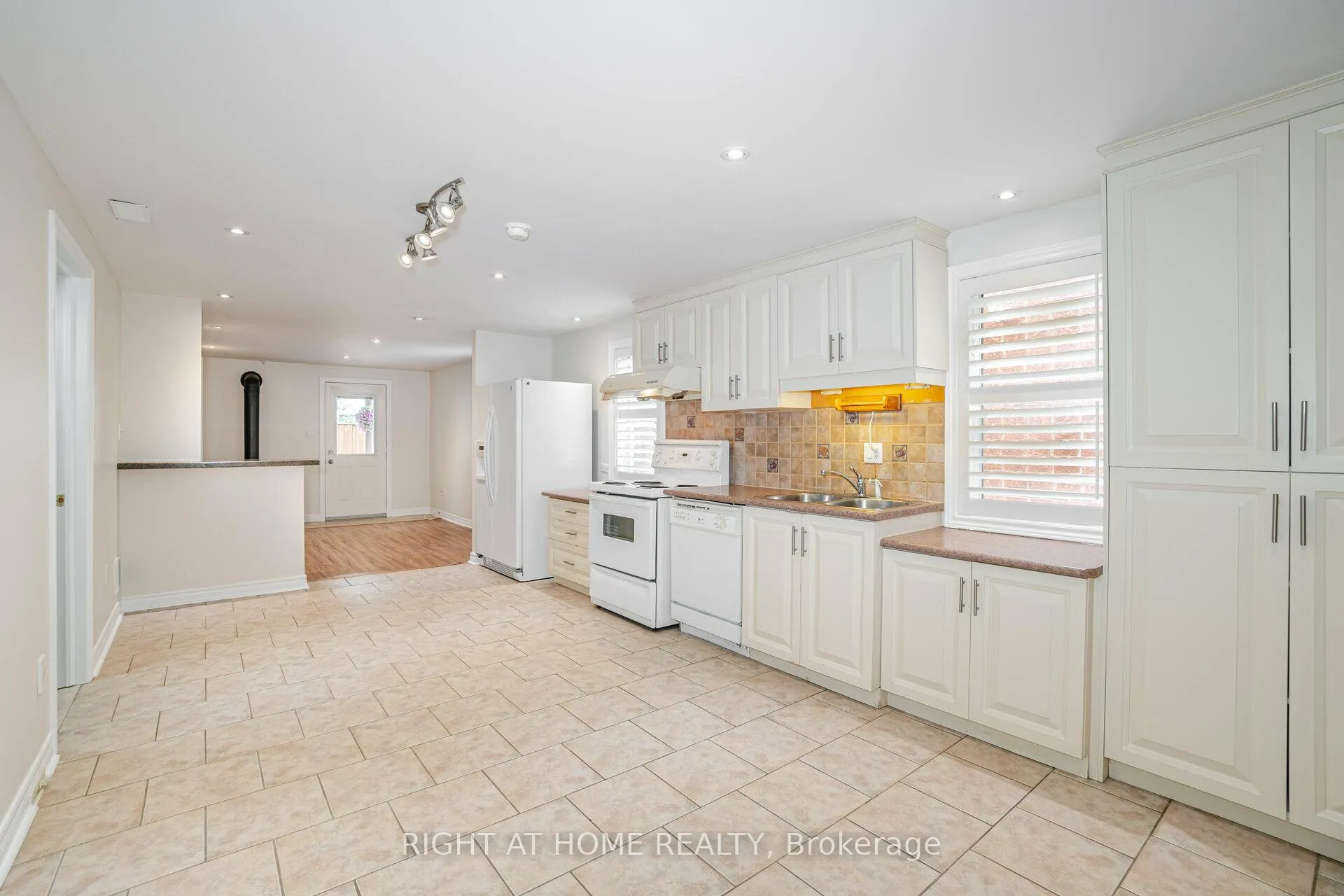 Front of Unit Lower, 62 San Vito Drive