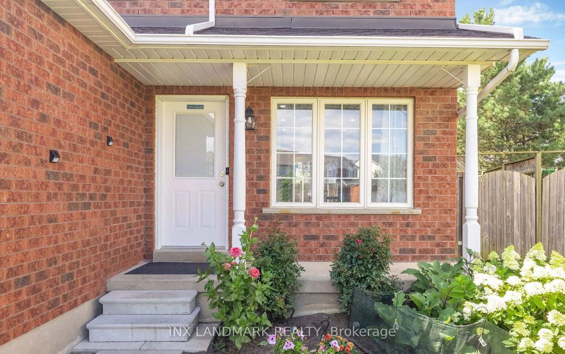 Photo 2 of 1875 Dalhousie Crescent, Oshawa, Samac — HOMEH