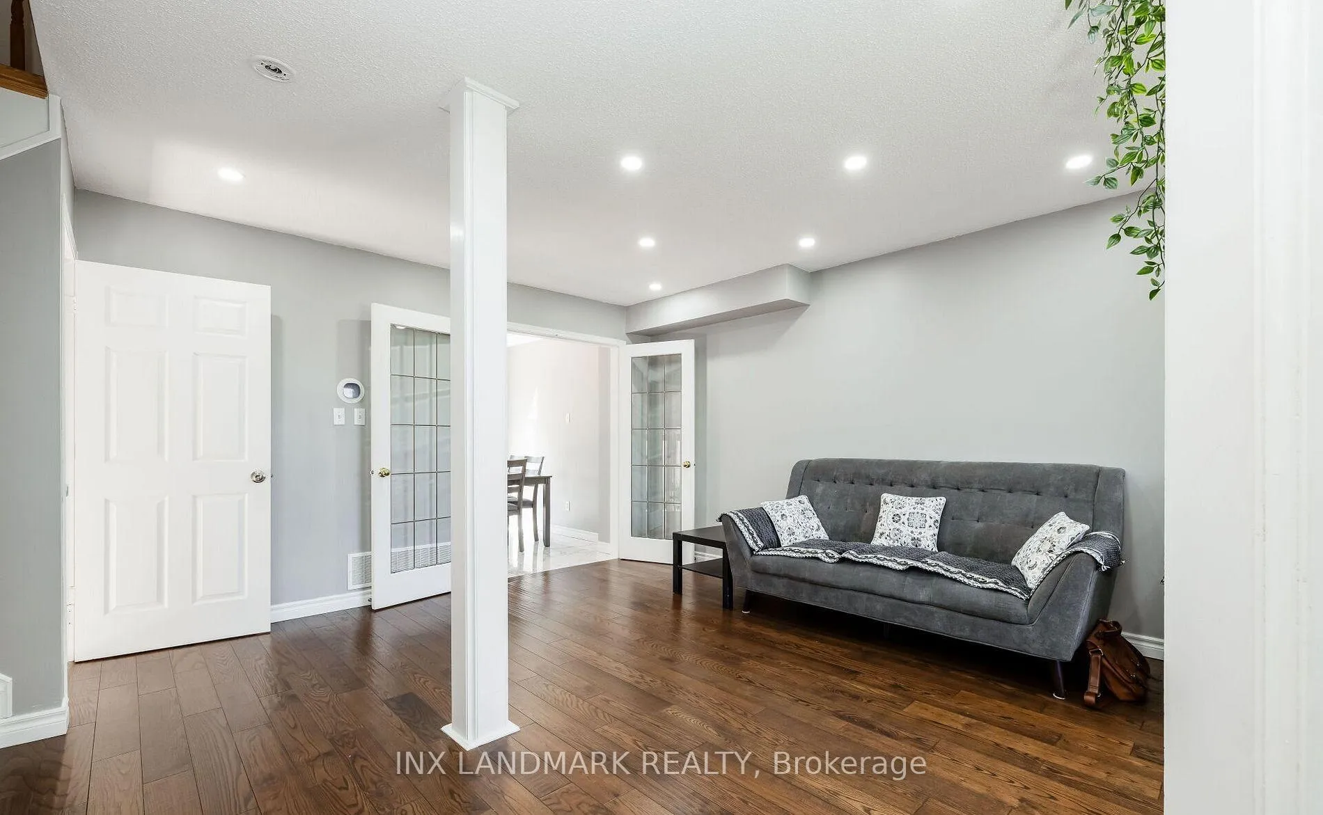 Photo 4 of 1875 Dalhousie Crescent, Oshawa, Samac — HOMEH