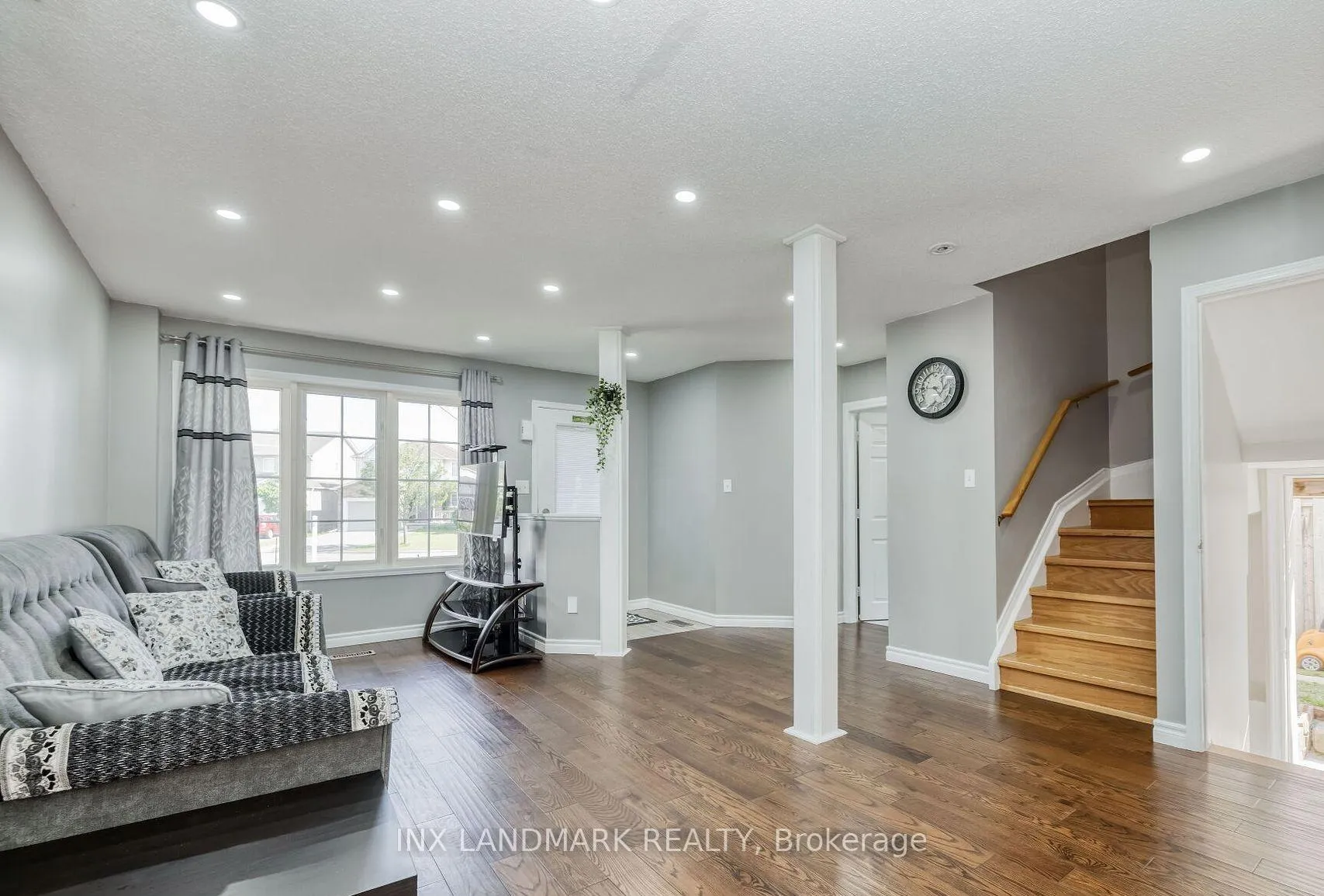 Photo 6 of 1875 Dalhousie Crescent, Oshawa, Samac — HOMEH