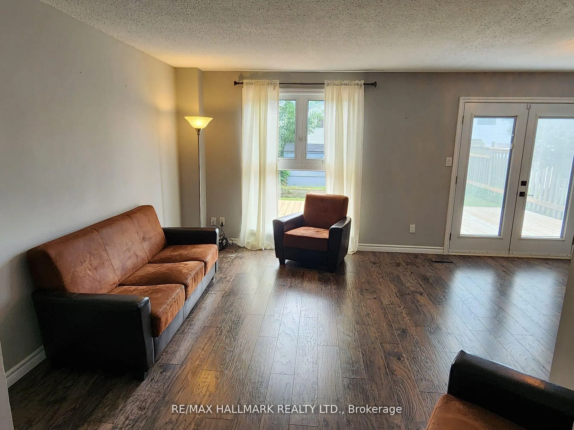 Photo 11 of 587 Bon Echo Drive, Oshawa, Lakeview — HOMEH