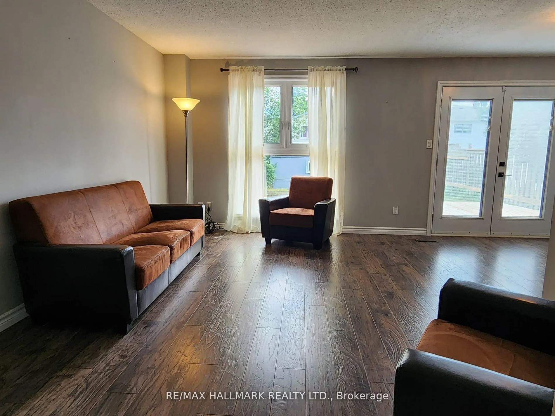 Photo 13 of 587 Bon Echo Drive, Oshawa, Lakeview — HOMEH