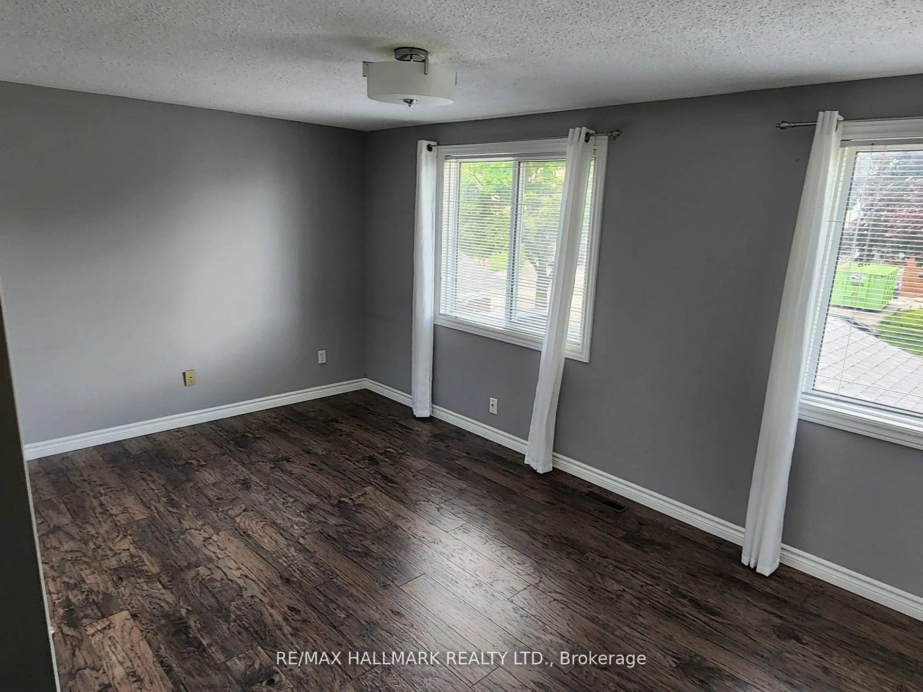 Photo 16 of 587 Bon Echo Drive, Oshawa, Lakeview — HOMEH