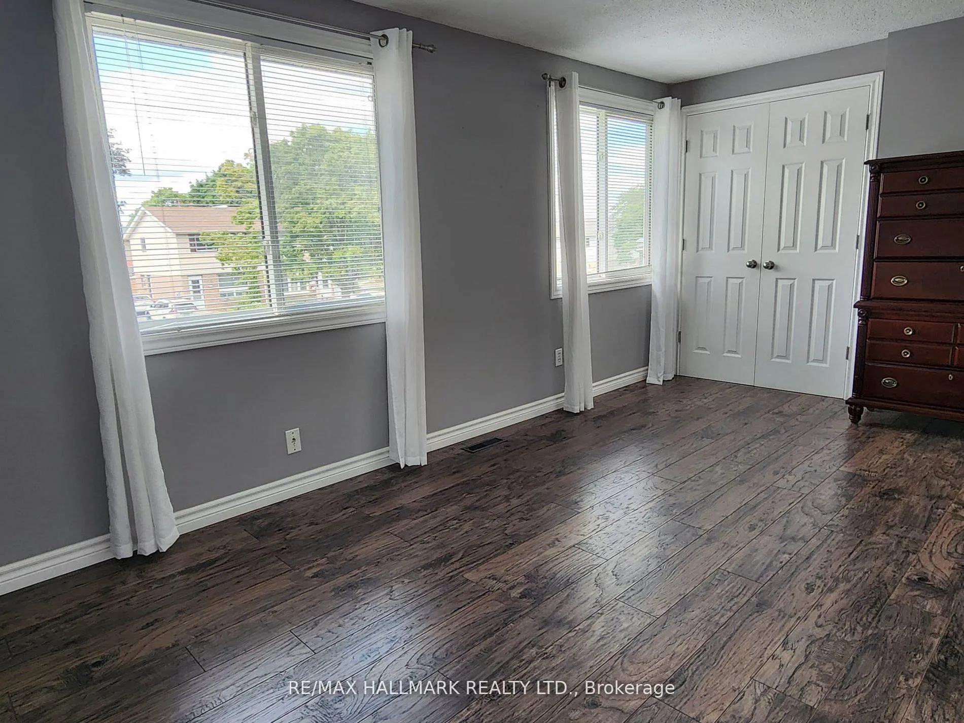 Photo 17 of 587 Bon Echo Drive, Oshawa, Lakeview — HOMEH