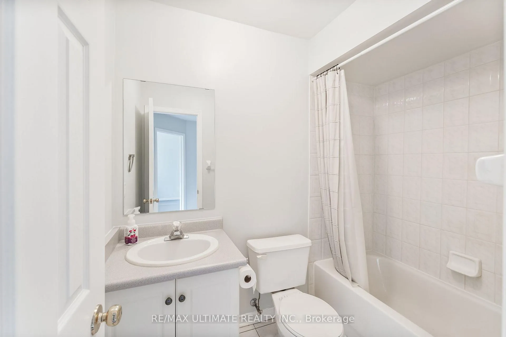 Photo 20 of 36 Bowler Street, Aurora, Bayview Wellington — HOMEH