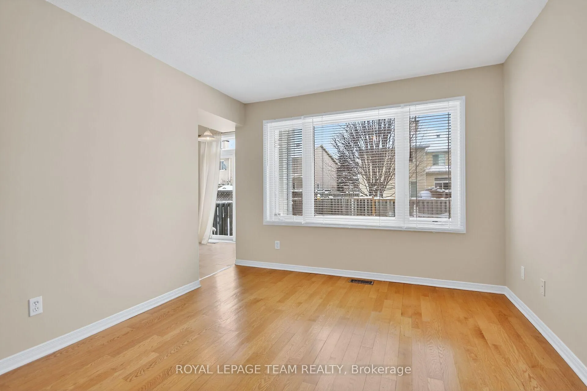 Photo 7 of 35 Upney Drive, Ottawa, Barrhaven - Longfields — HOMEH