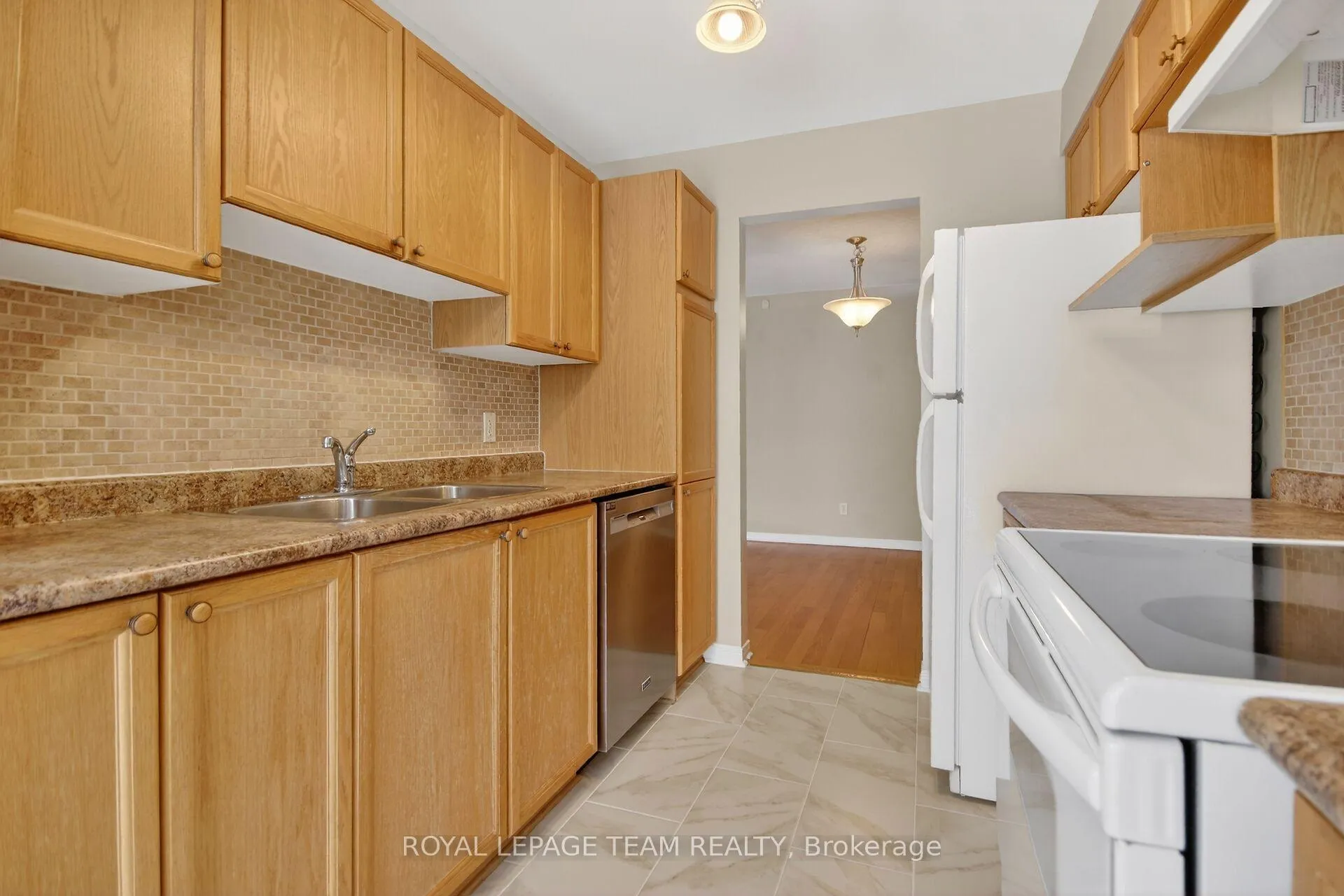 Photo 12 of 35 Upney Drive, Ottawa, Barrhaven - Longfields — HOMEH