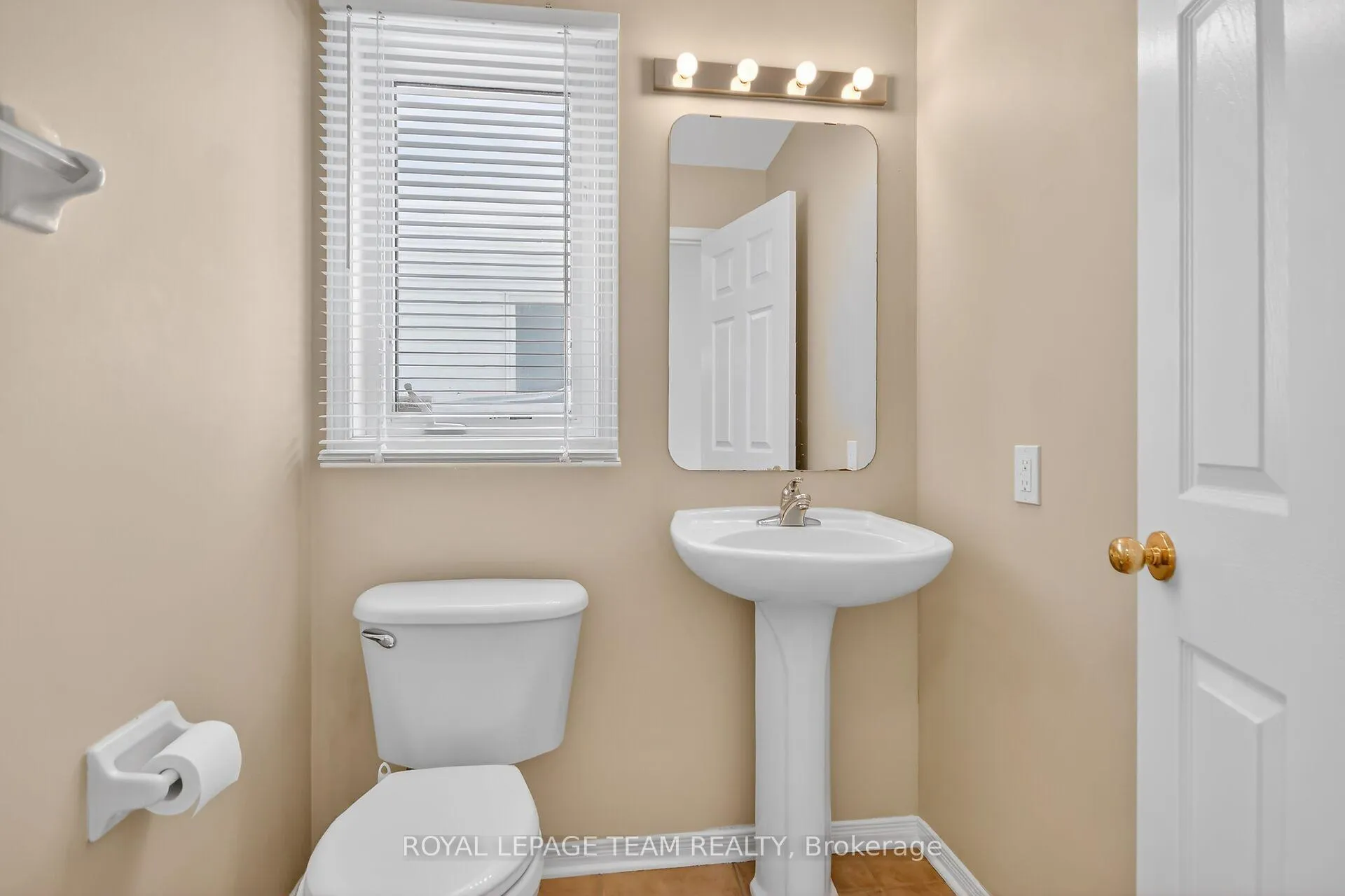 Photo 15 of 35 Upney Drive, Ottawa, Barrhaven - Longfields — HOMEH