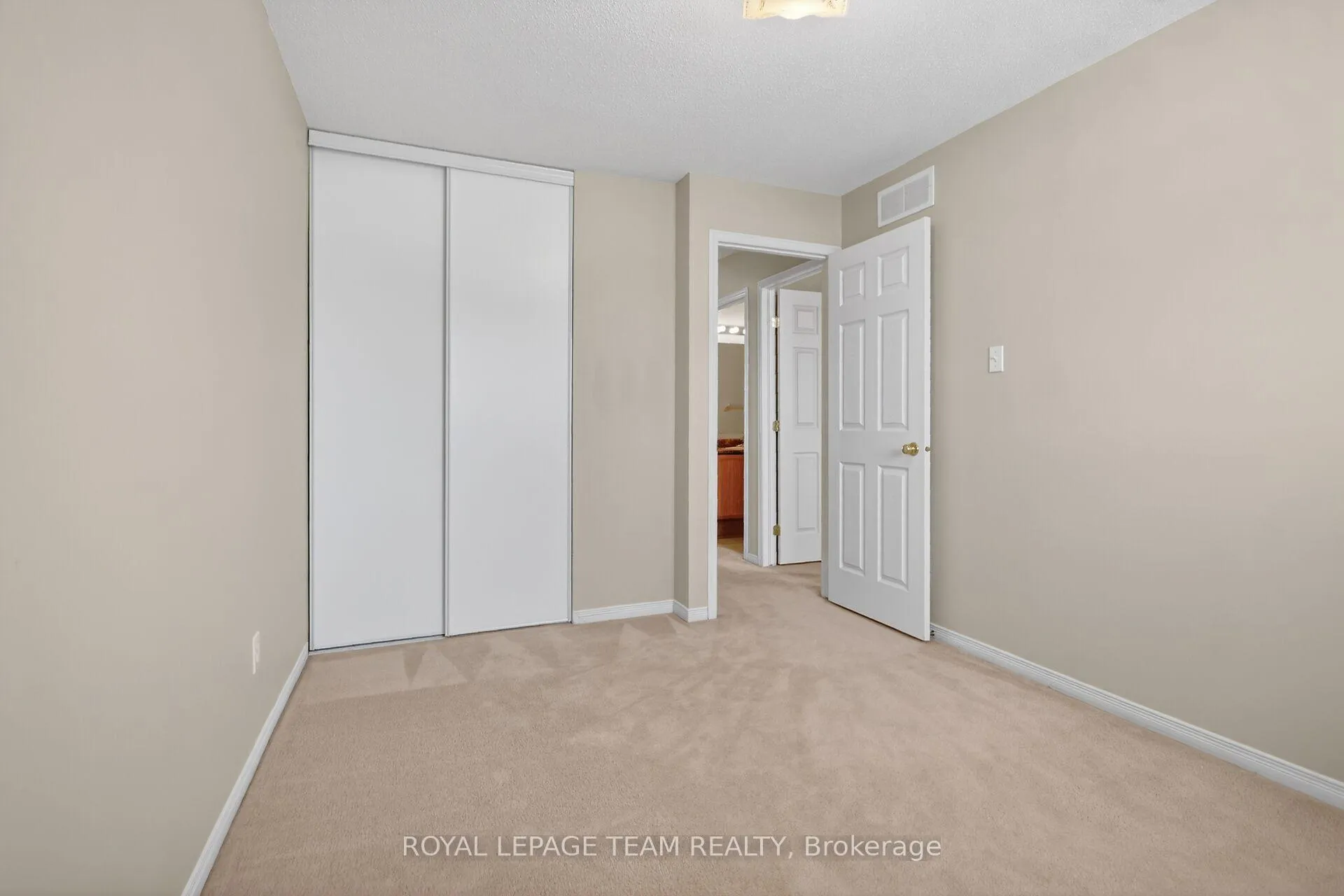 Photo 24 of 35 Upney Drive, Ottawa, Barrhaven - Longfields — HOMEH