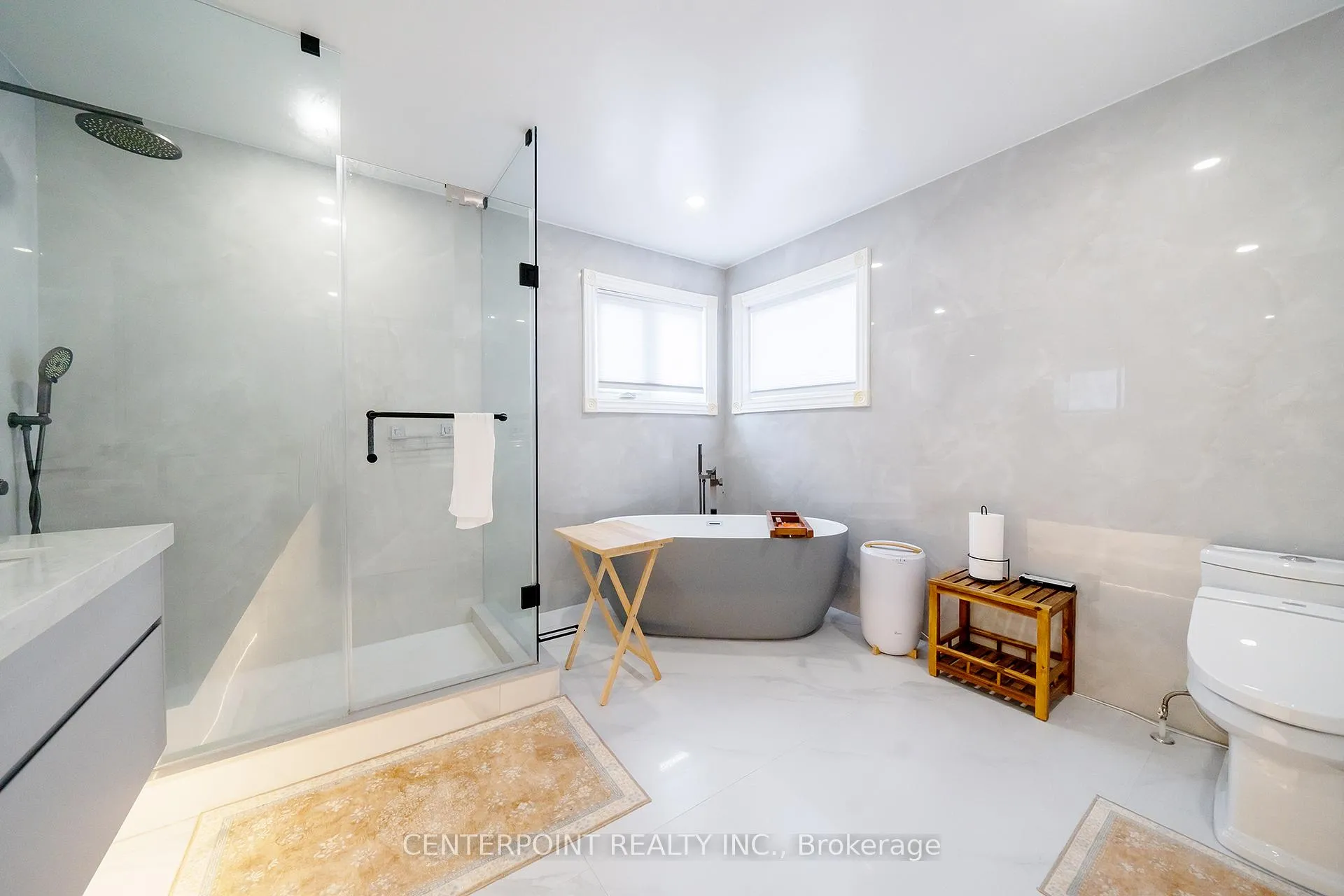 Photo 23 of 8 Woodlawn Road, Markham, Unionville — HOMEH