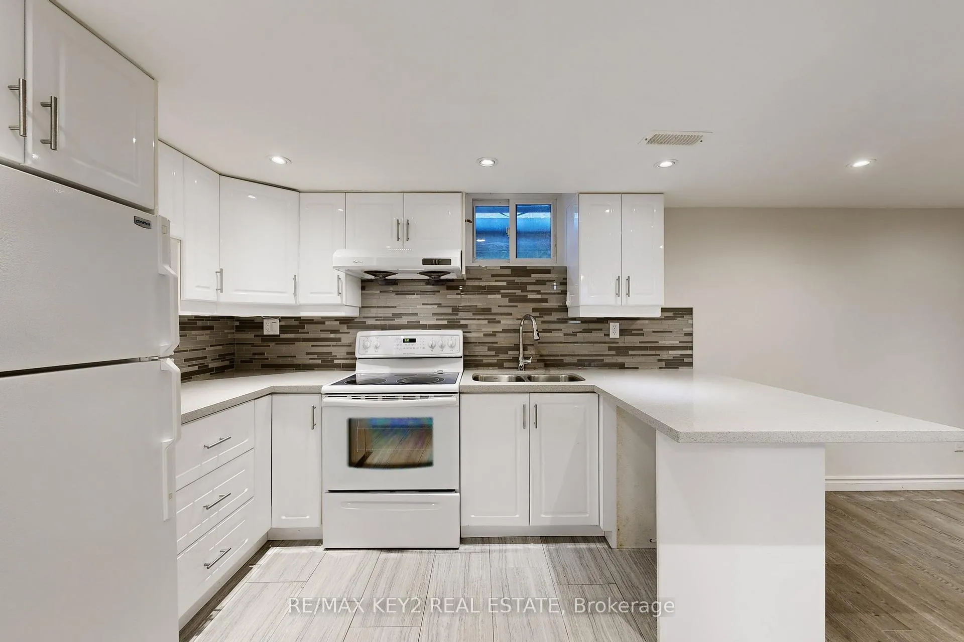 Photo 8 of Unit Bsmt, 779 Wesley Drive, Oshawa, Donevan — HOMEH