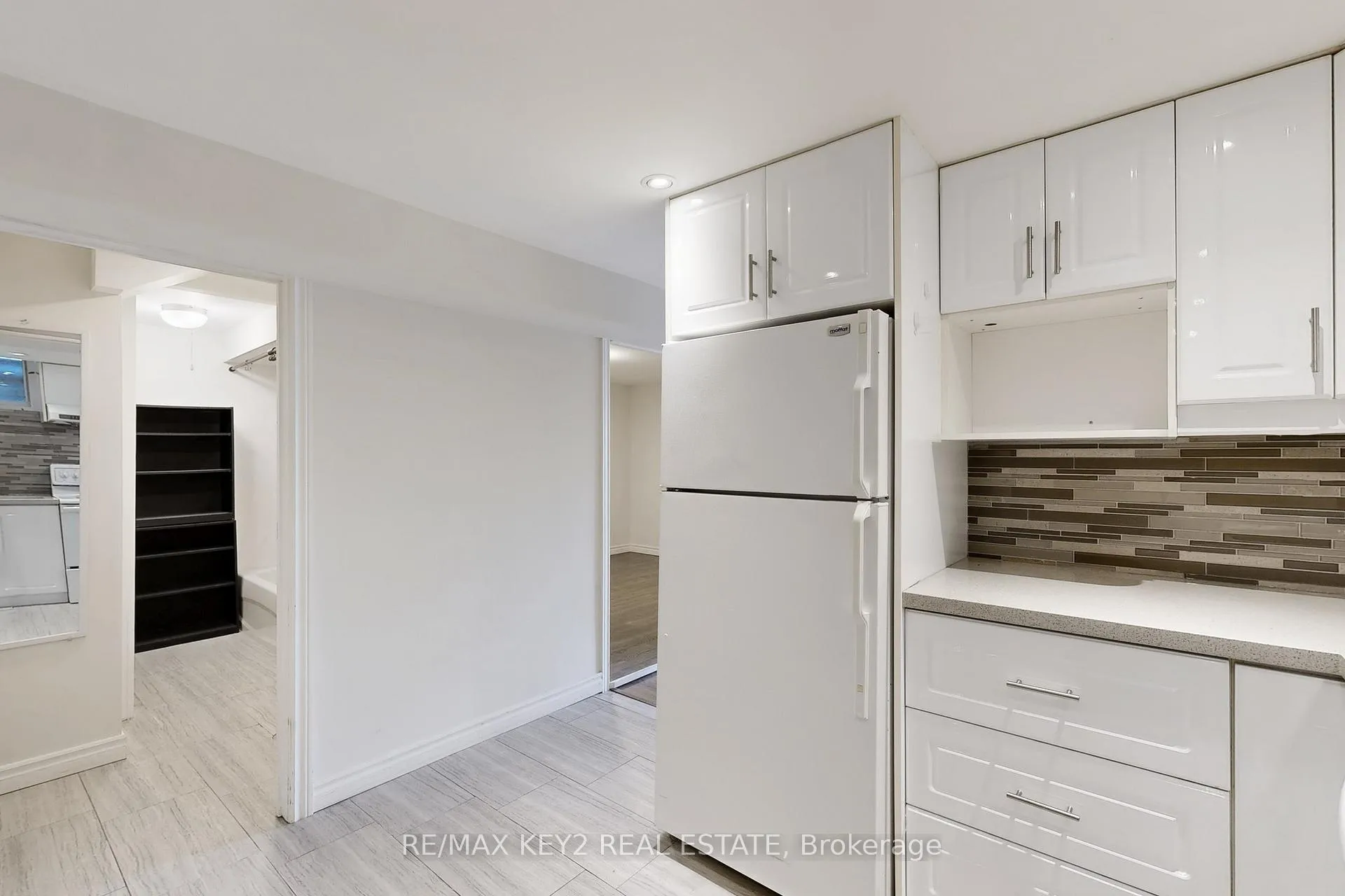 Photo 10 of Unit Bsmt, 779 Wesley Drive, Oshawa, Donevan — HOMEH