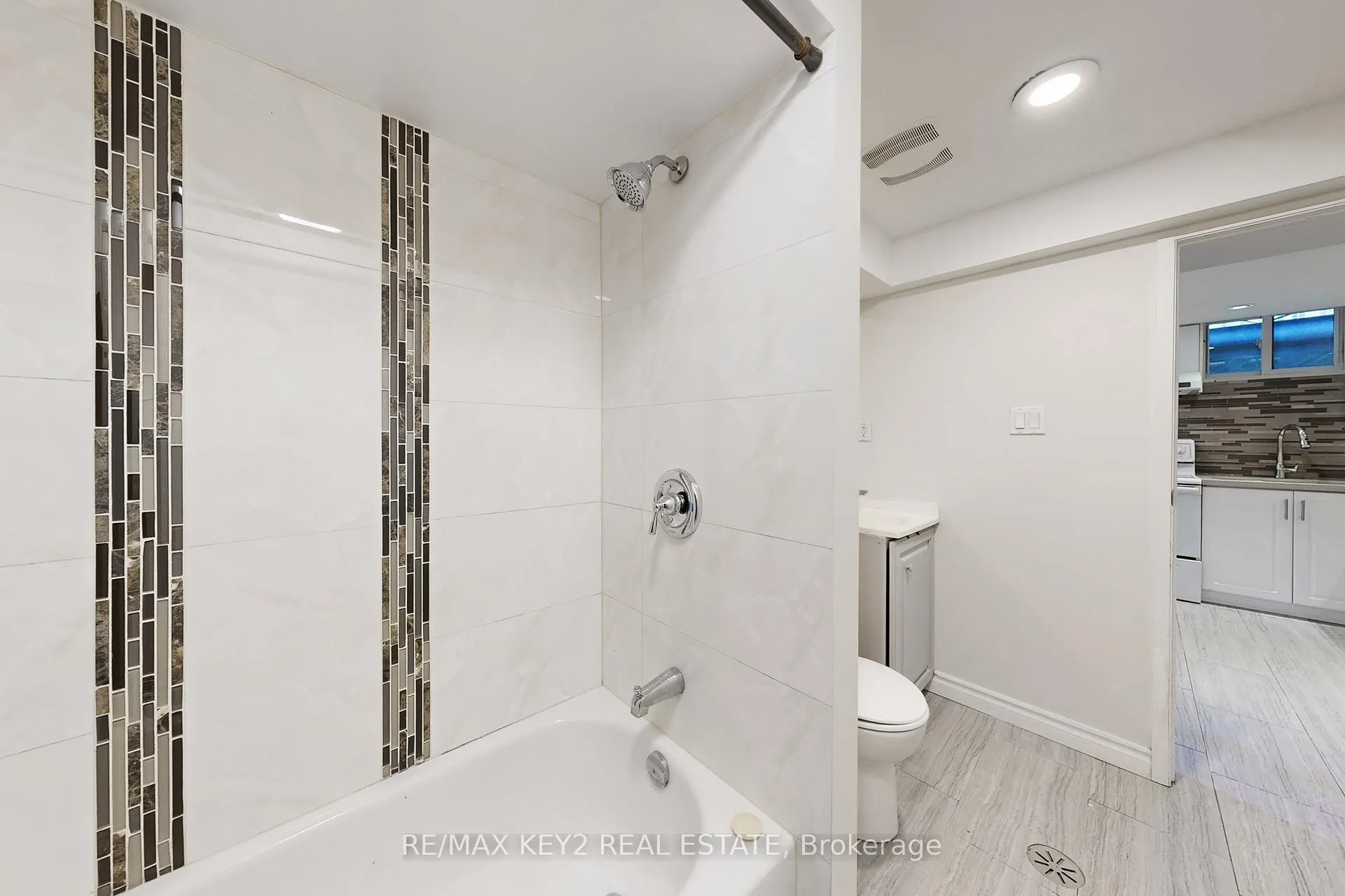 Photo 27 of Unit Bsmt, 779 Wesley Drive, Oshawa, Donevan — HOMEH