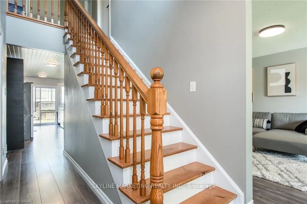 Photo 3 of 17 Oneida Place, Kitchener — HOMEH