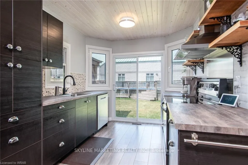 Photo 10 of 17 Oneida Place, Kitchener — HOMEH