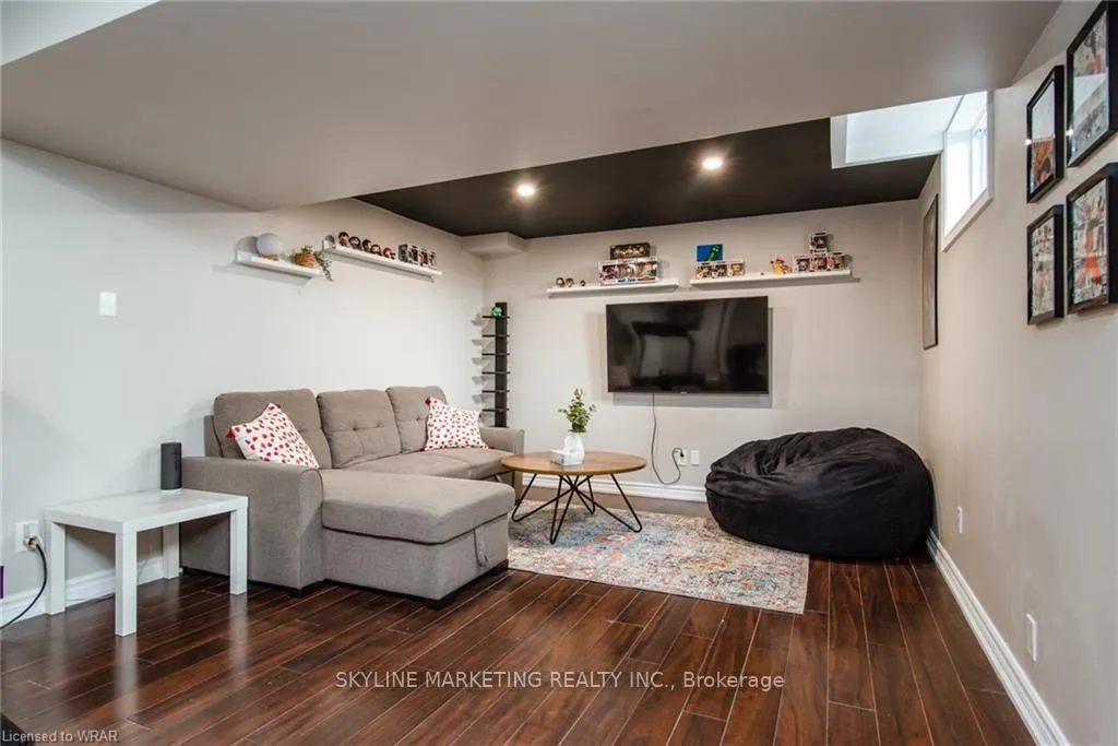 Photo 28 of 17 Oneida Place, Kitchener — HOMEH