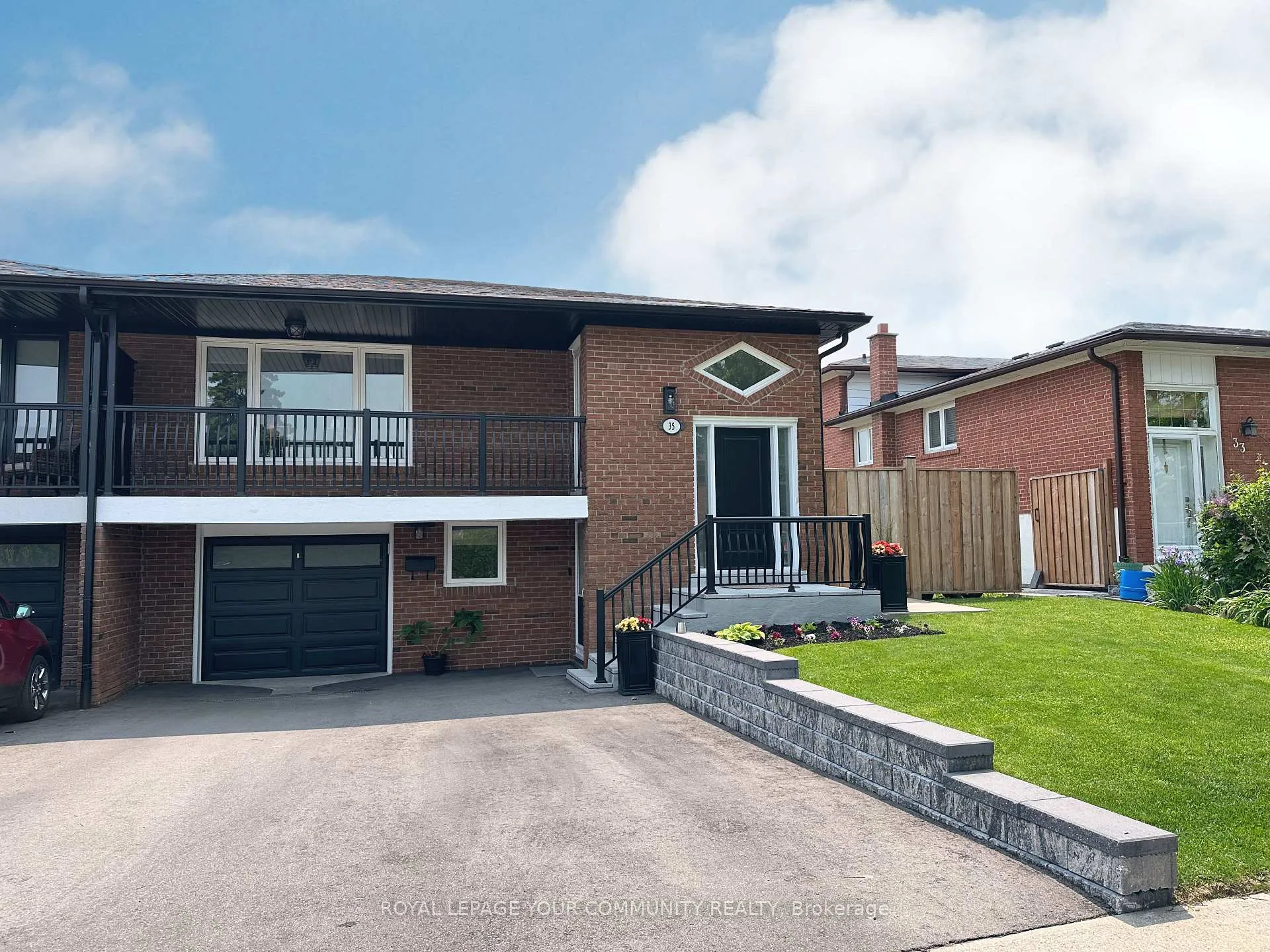 Photo 1 of Unit Upper Lvl, 35 Raymond Road, Vaughan, West Woodbridge — HOMEH