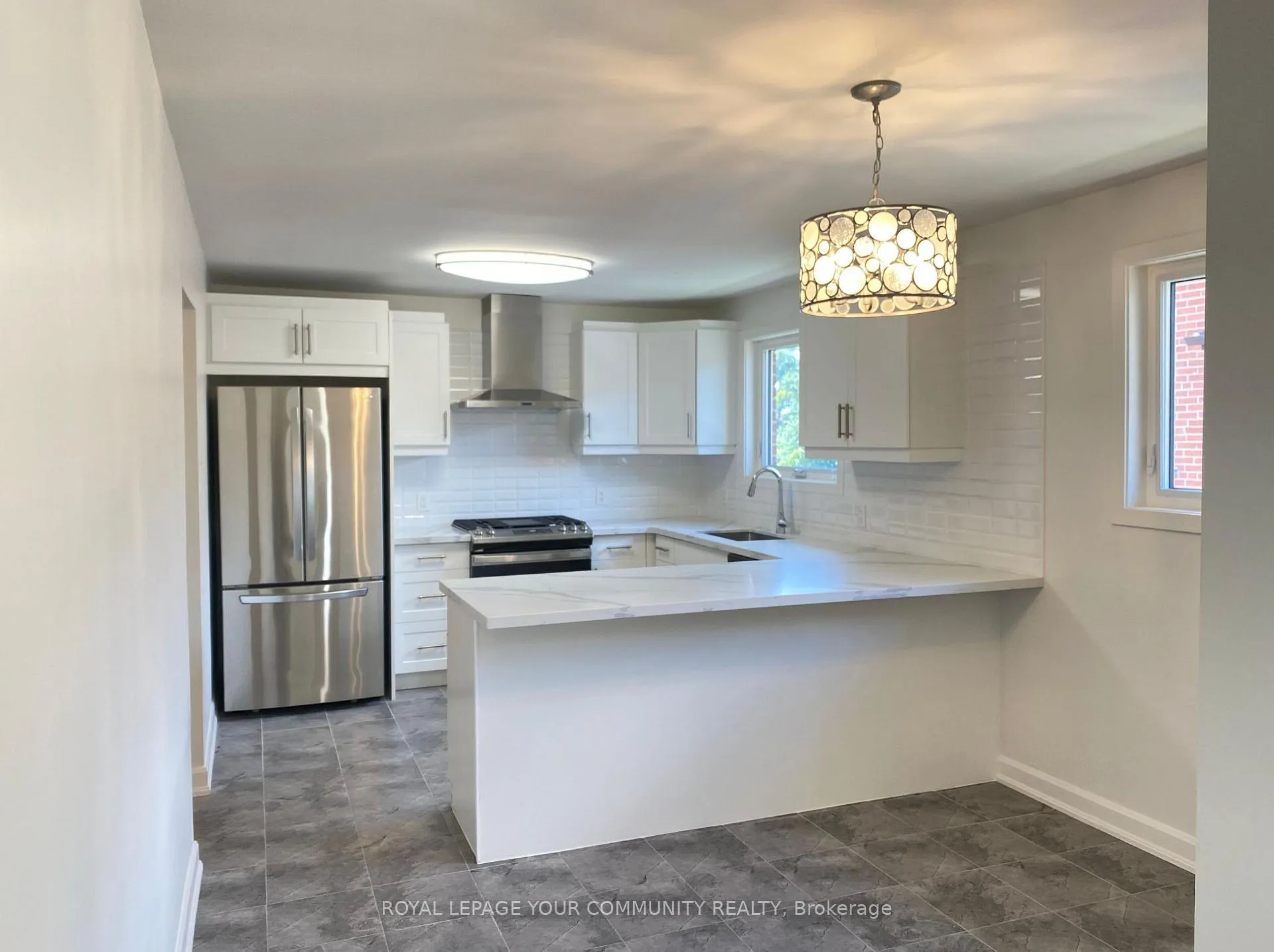 Photo 5 of Unit Upper Lvl, 35 Raymond Road, Vaughan, West Woodbridge — HOMEH