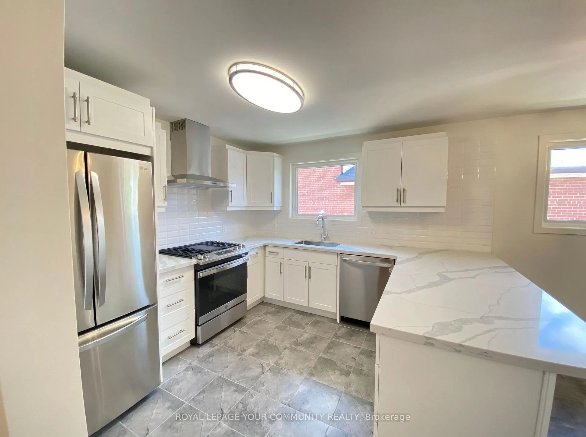 Photo 7 of Unit Upper Lvl, 35 Raymond Road, Vaughan, West Woodbridge — HOMEH