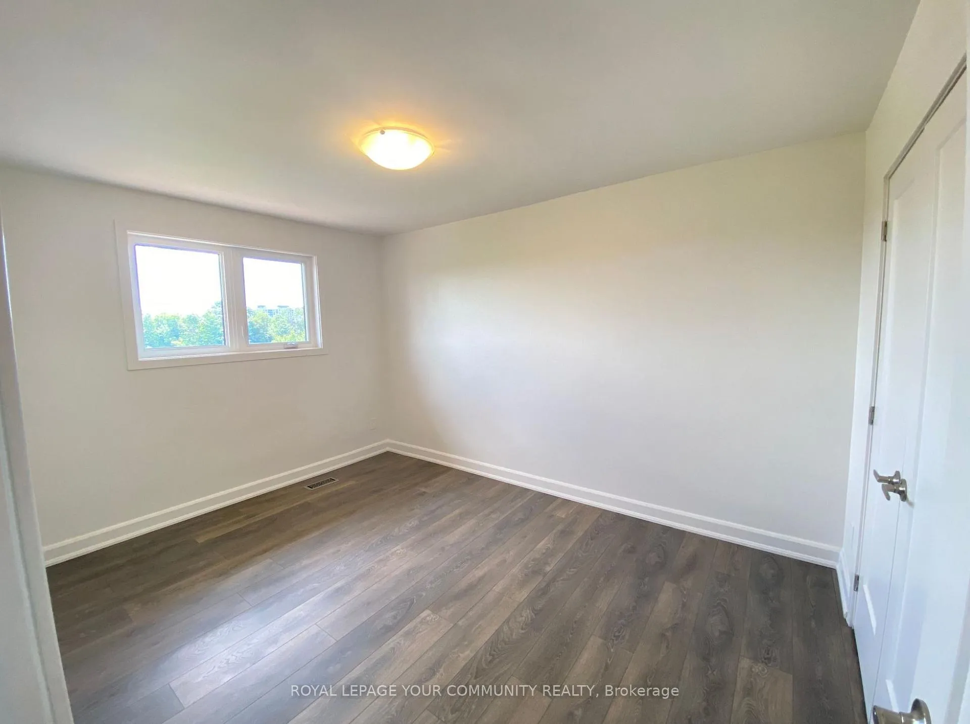 Photo 11 of Unit Upper Lvl, 35 Raymond Road, Vaughan, West Woodbridge — HOMEH