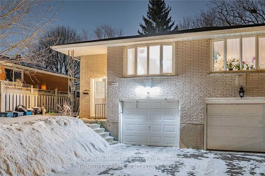 Photo 2 of 641A Silverbirch Road, Waterloo, Lakeshore Village — HOMEH