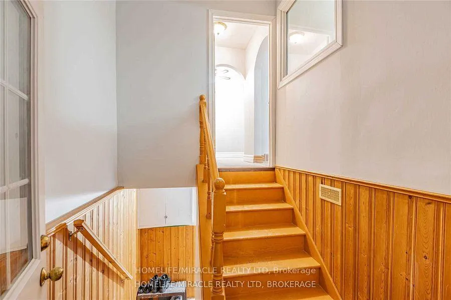 Photo 5 of 641A Silverbirch Road, Waterloo, Lakeshore Village — HOMEH