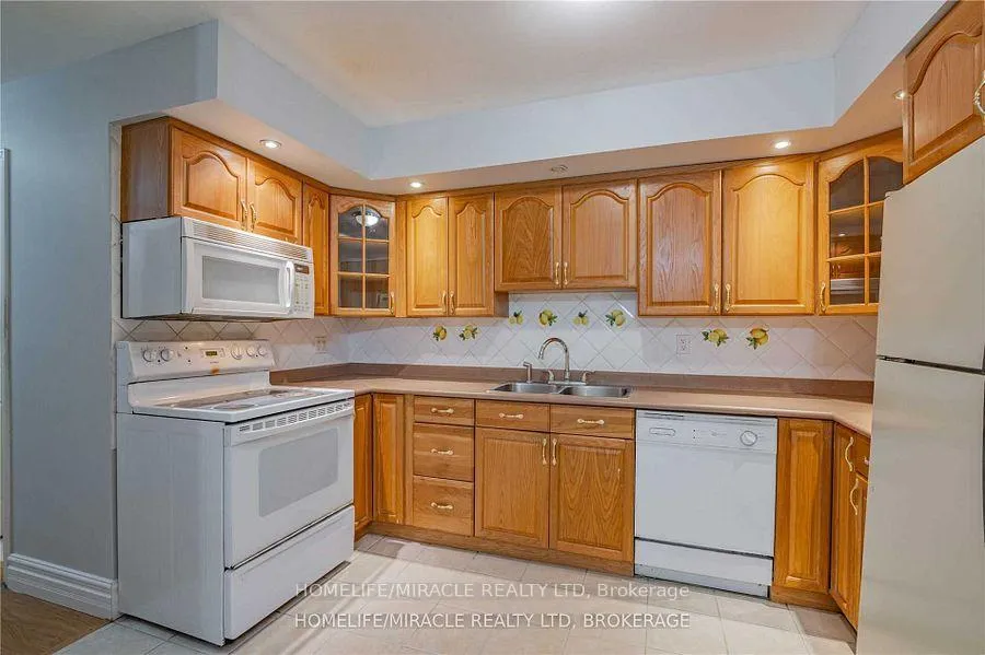 Photo 10 of 641A Silverbirch Road, Waterloo, Lakeshore Village — HOMEH