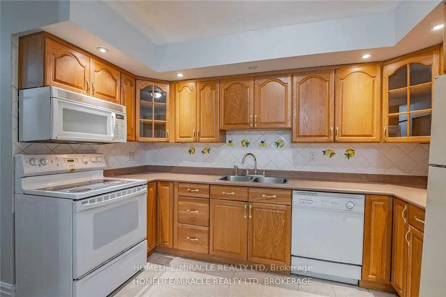 Photo 11 of 641A Silverbirch Road, Waterloo, Lakeshore Village — HOMEH