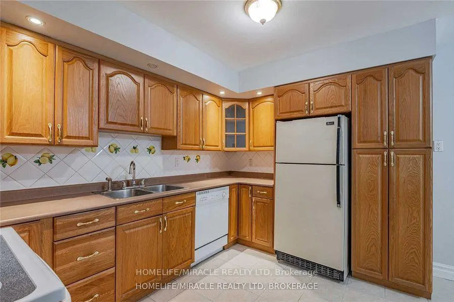Photo 12 of 641A Silverbirch Road, Waterloo, Lakeshore Village — HOMEH