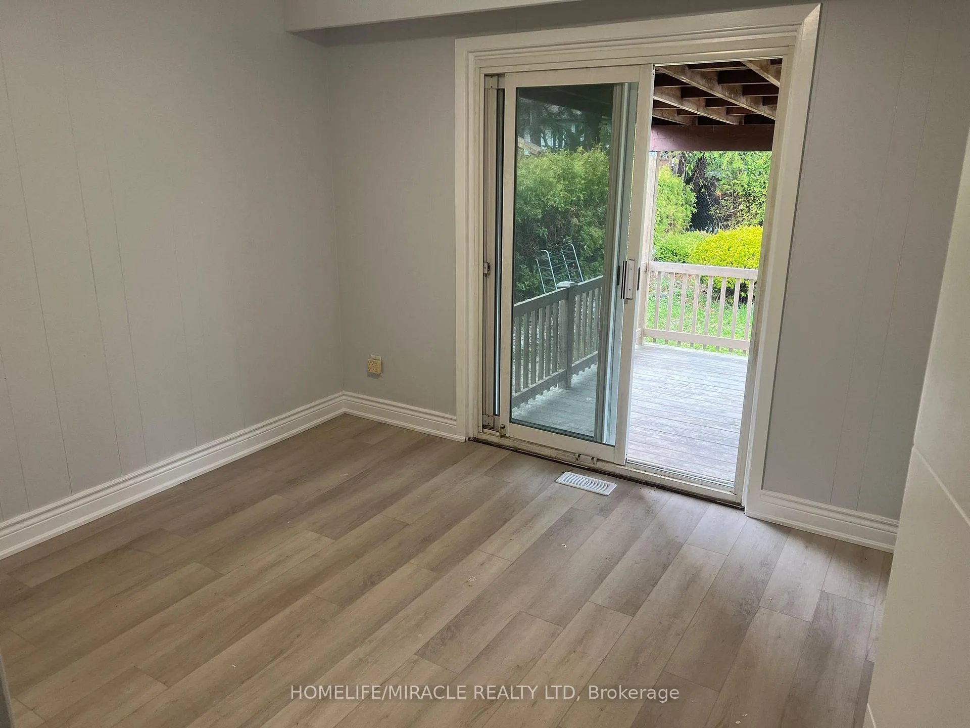 Photo 6 of 430 Rossland Road W, Oshawa, McLaughlin — HOMEH