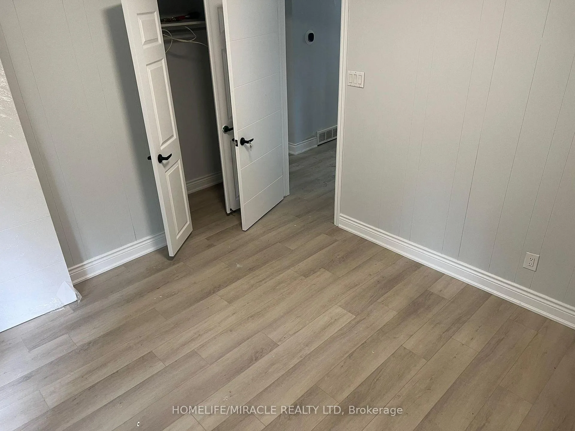 Photo 7 of 430 Rossland Road W, Oshawa, McLaughlin — HOMEH