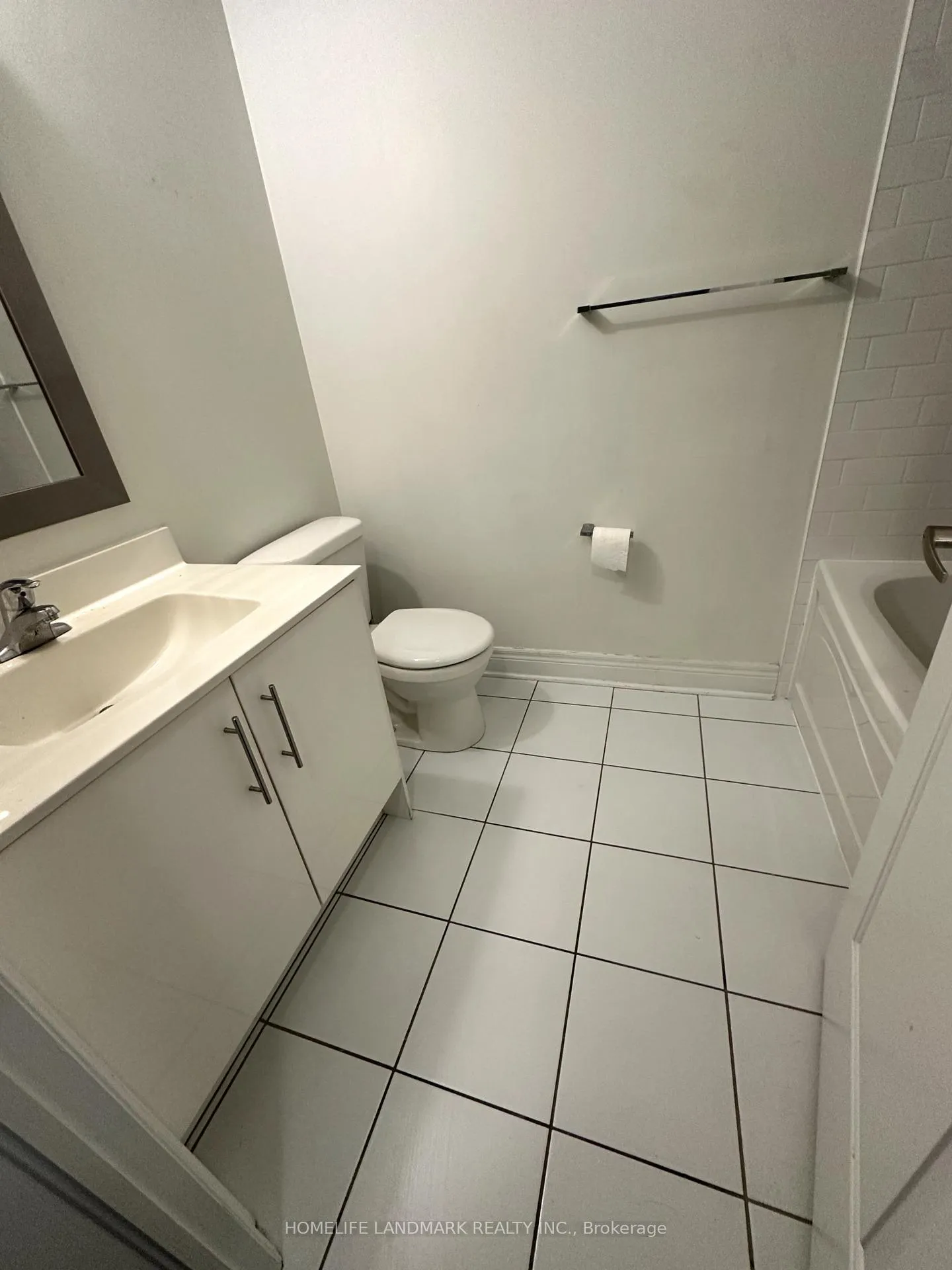 Photo 15 of 8303 Kipling Avenue, Vaughan, West Woodbridge — HOMEH