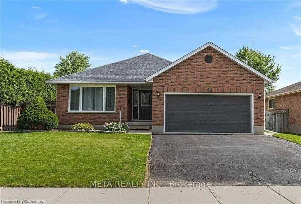 Photo 2 of 90 Penelope Drive W, Kitchener, Forest Heights — HOMEH