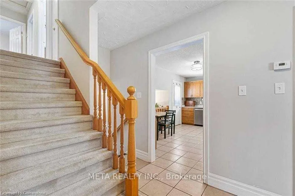 Photo 10 of 90 Penelope Drive W, Kitchener, Forest Heights — HOMEH