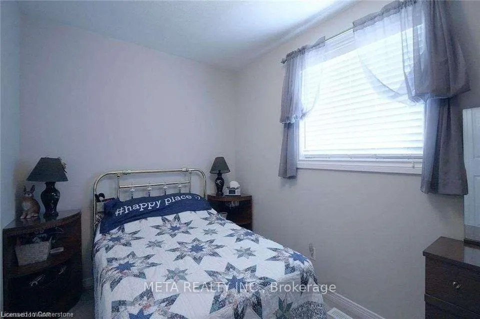 Photo 12 of 90 Penelope Drive W, Kitchener, Forest Heights — HOMEH