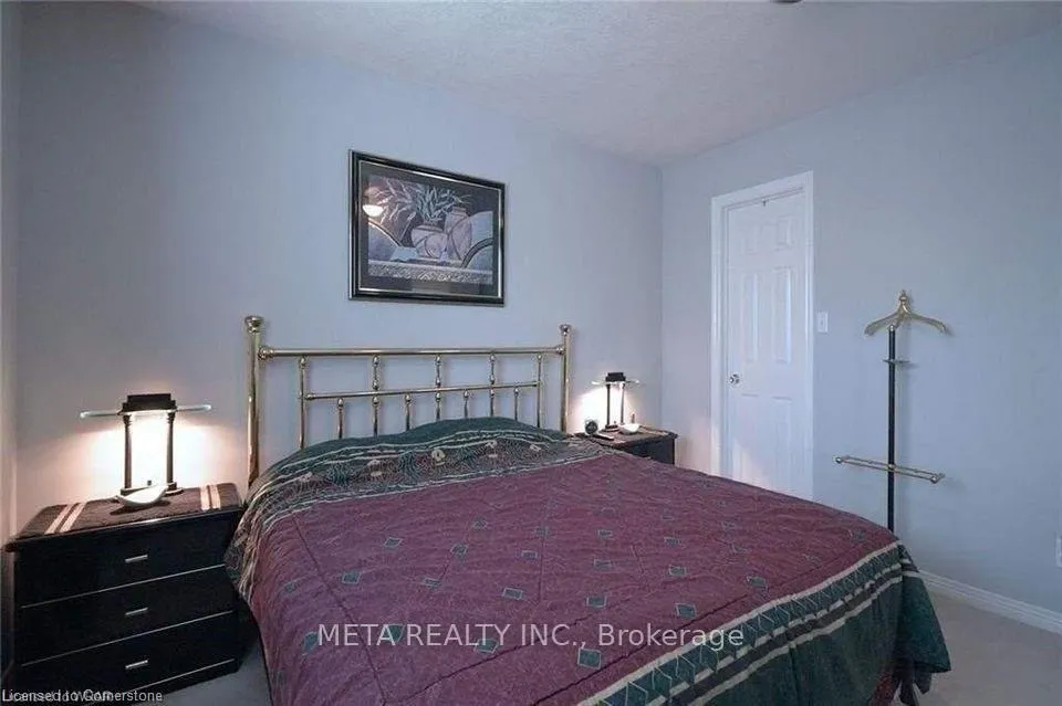 Photo 13 of 90 Penelope Drive W, Kitchener, Forest Heights — HOMEH