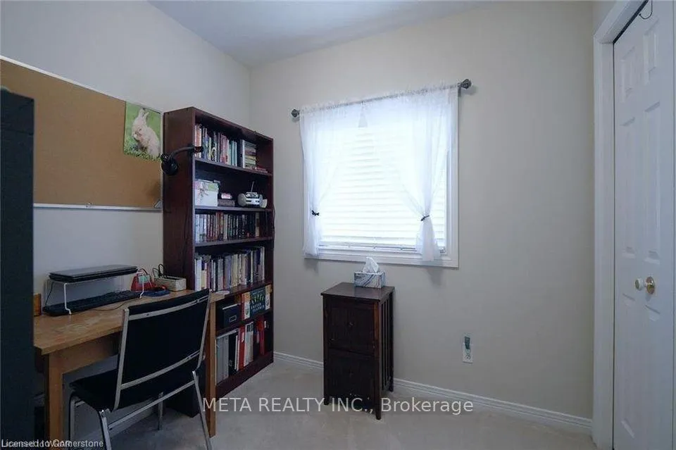 Photo 15 of 90 Penelope Drive W, Kitchener, Forest Heights — HOMEH