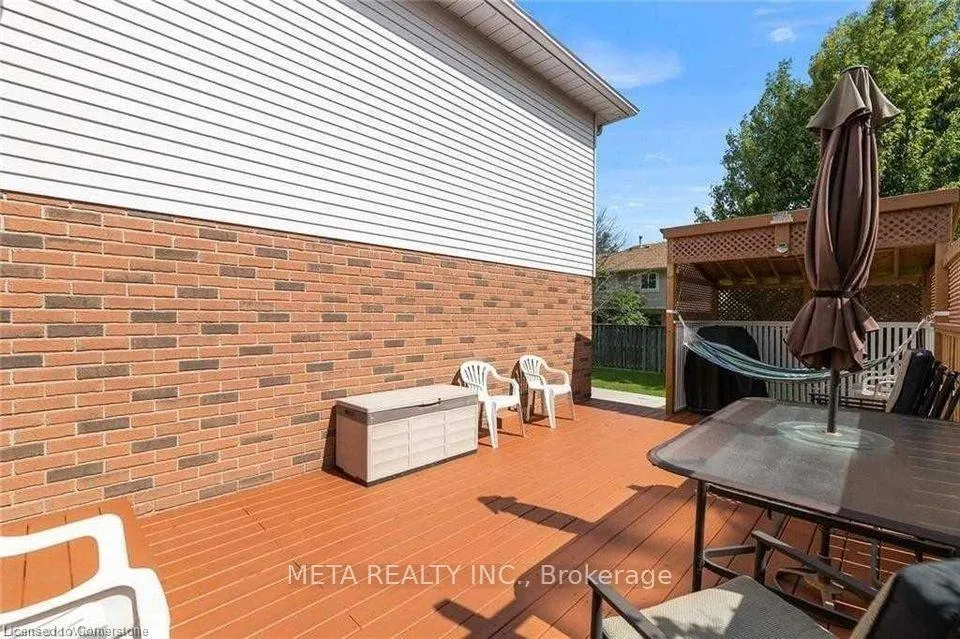 Photo 17 of 90 Penelope Drive W, Kitchener, Forest Heights — HOMEH