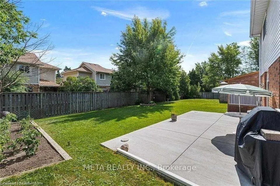 Photo 19 of 90 Penelope Drive W, Kitchener, Forest Heights — HOMEH