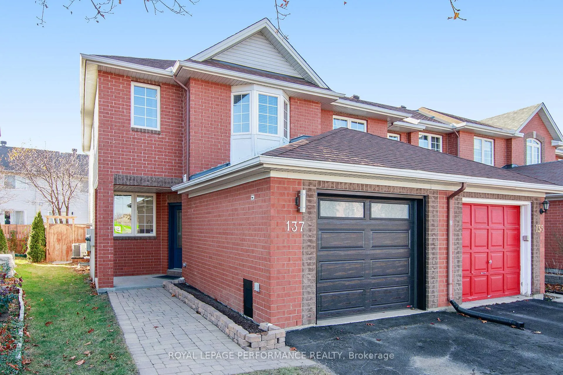 Photo 2 of 137 Central Park Drive, Ottawa, Central Park — HOMEH