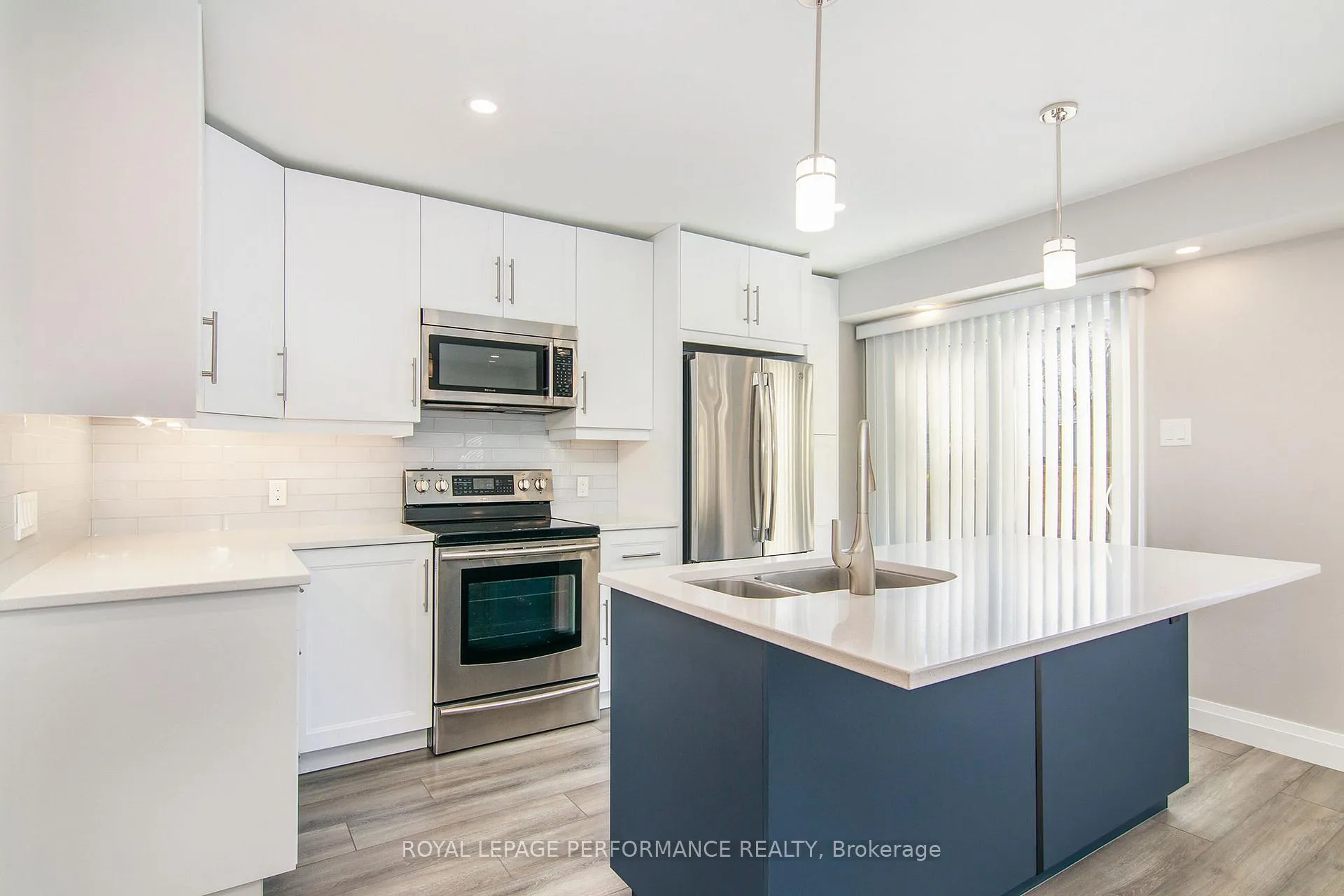 Photo 8 of 137 Central Park Drive, Ottawa, Central Park — HOMEH