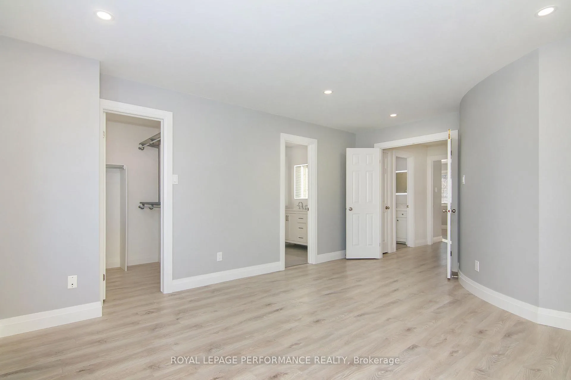 Photo 15 of 137 Central Park Drive, Ottawa, Central Park — HOMEH