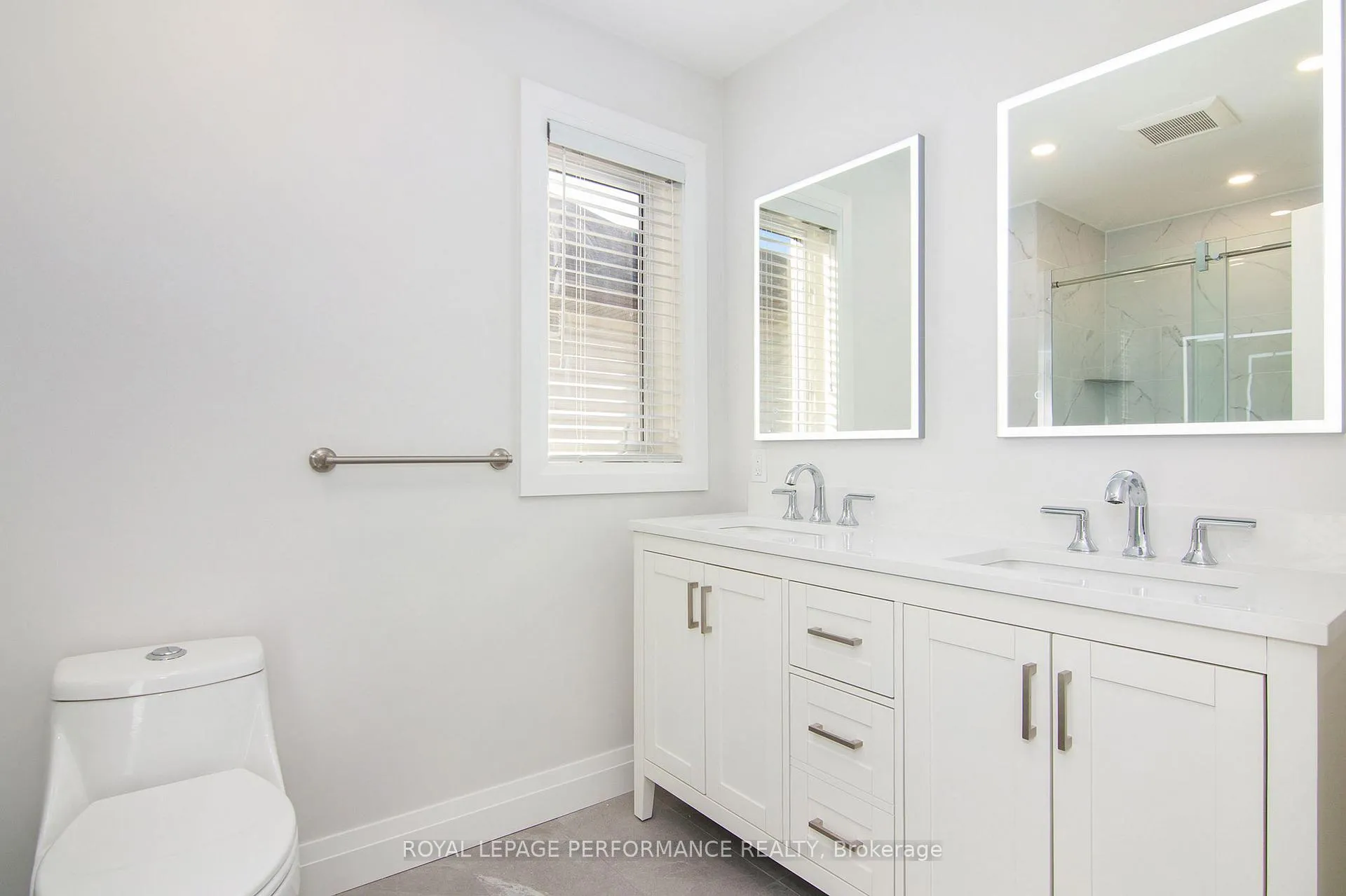 Photo 16 of 137 Central Park Drive, Ottawa, Central Park — HOMEH