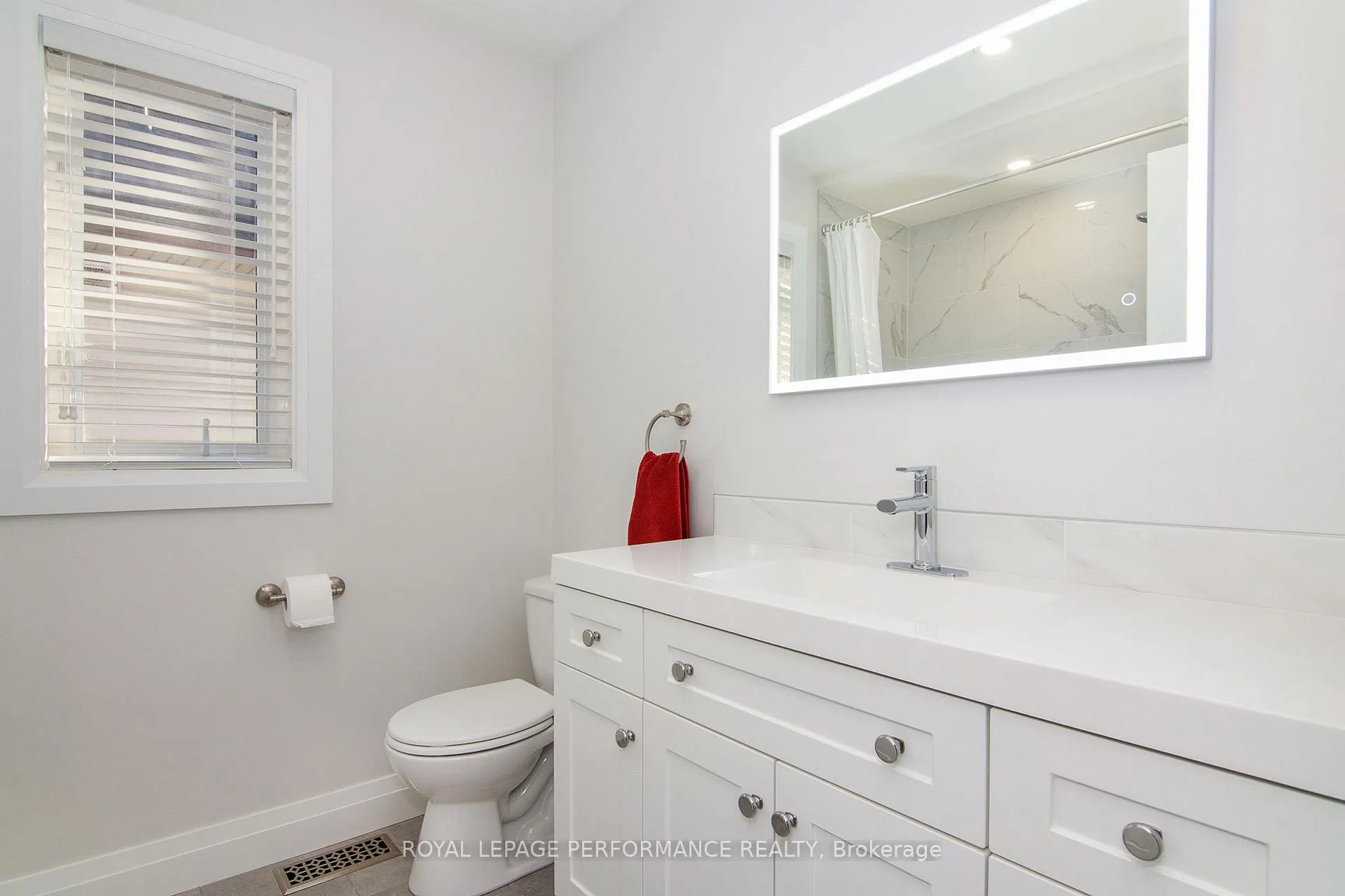 Photo 20 of 137 Central Park Drive, Ottawa, Central Park — HOMEH