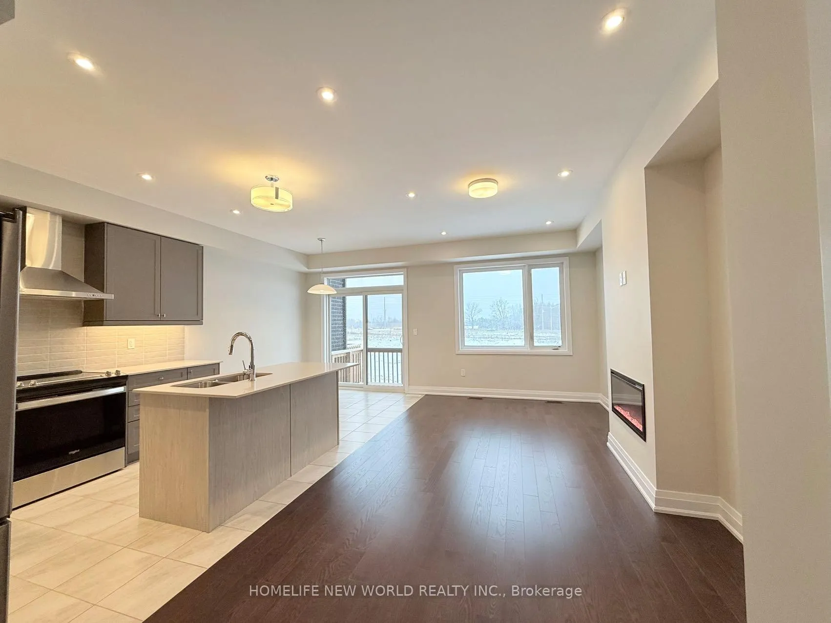 Photo 8 of 805 Smoothwater Lane, Pickering, Rural Pickering — HOMEH