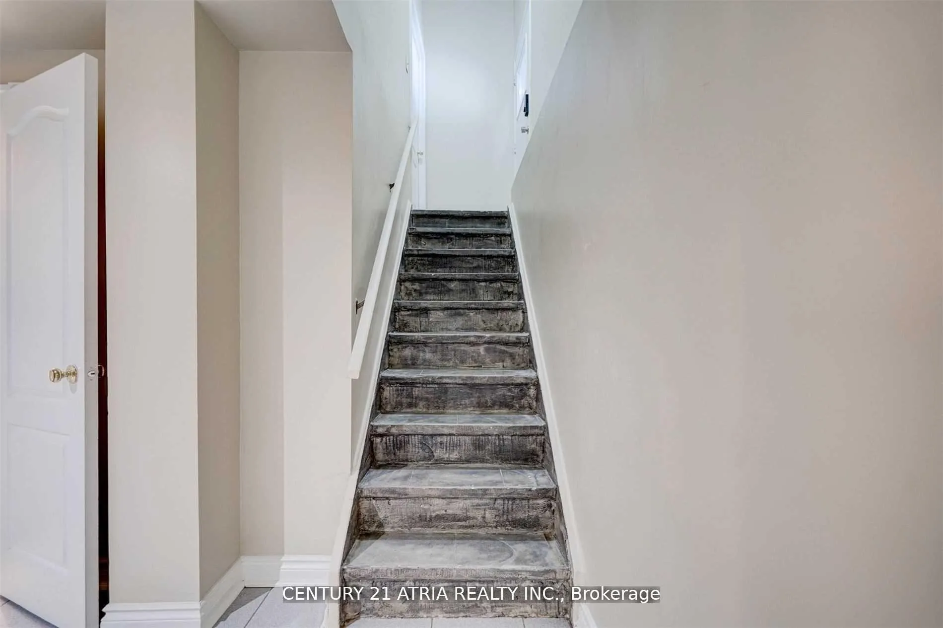 Photo 5 of Unit Bsmt, 53 Cherhill Drive, Vaughan, Maple — HOMEH
