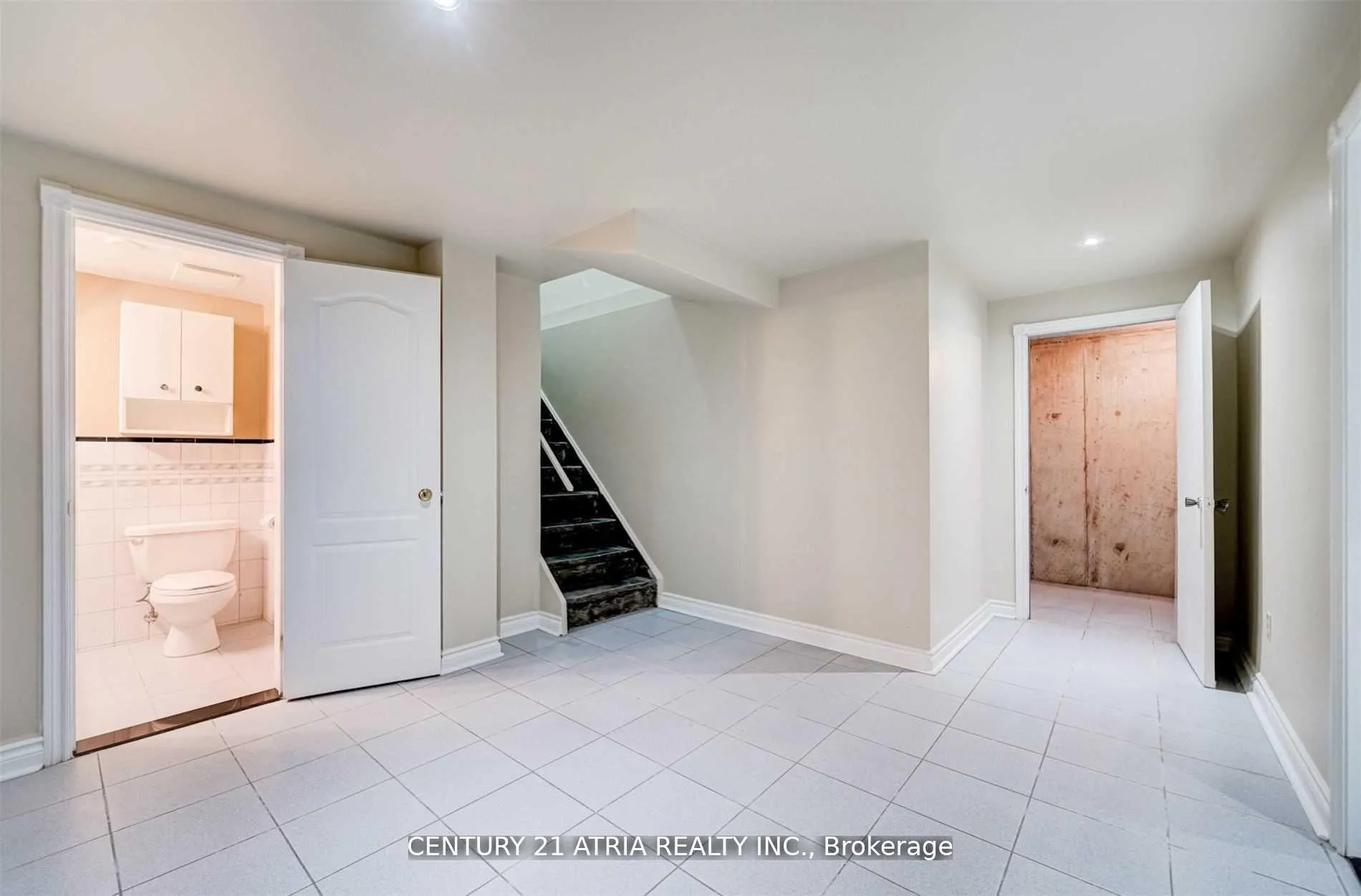 Photo 7 of Unit Bsmt, 53 Cherhill Drive, Vaughan, Maple — HOMEH
