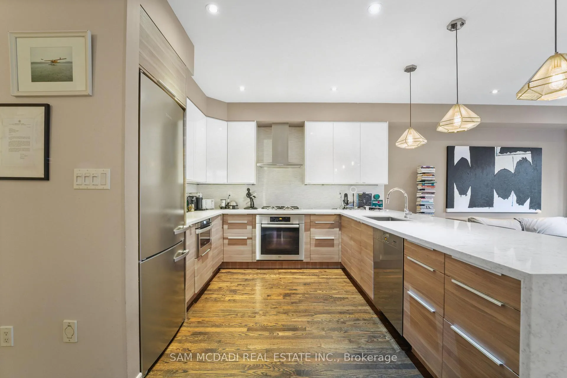 Photo 11 of 37 Winners Circle, Toronto, The Beaches — HOMEH