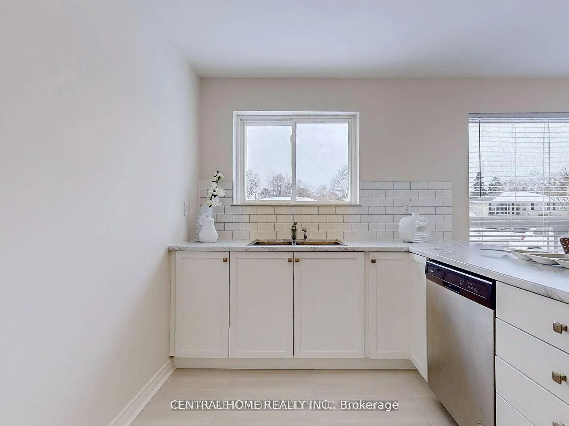 Photo 6 of 29 Alanadale Avenue, Markham, Bullock — HOMEH