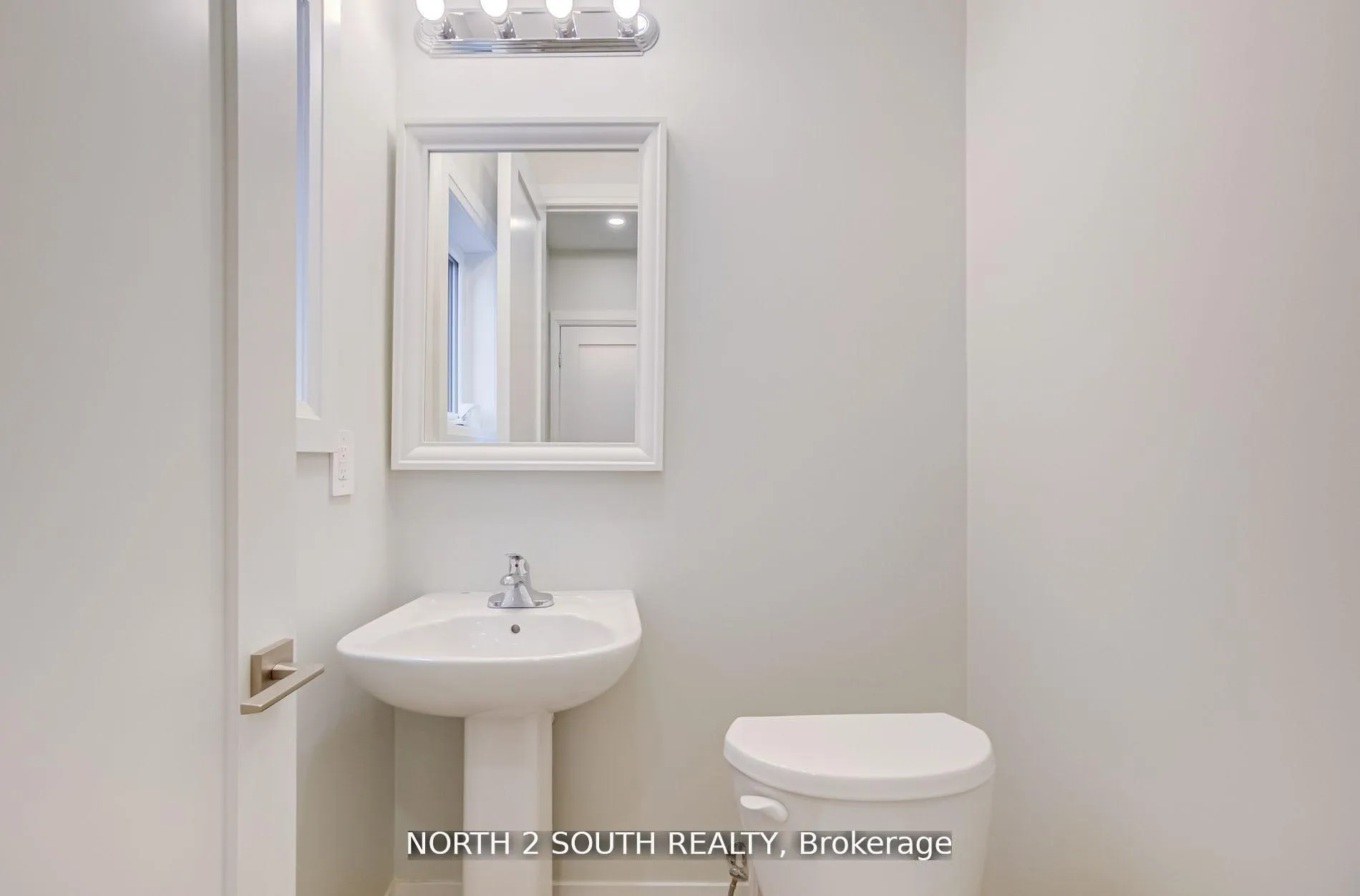 Photo 13 of 34 Virro Court, Vaughan, West Woodbridge — HOMEH